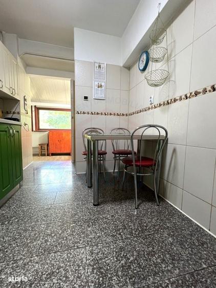 Apartament cu 4 camere decomandat în Micro 20
