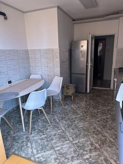 Apartament cu 2 camere decomandat în Soarelui