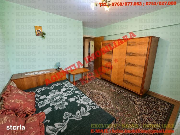 Apartament cu 3 camere decomandat în Central