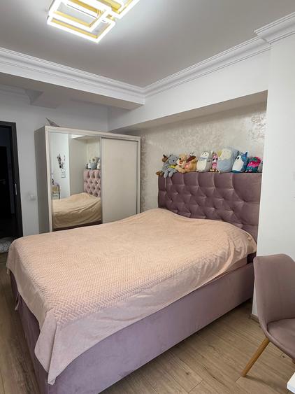 Apartament cu 4 camere decomandat în Drumul Taberei