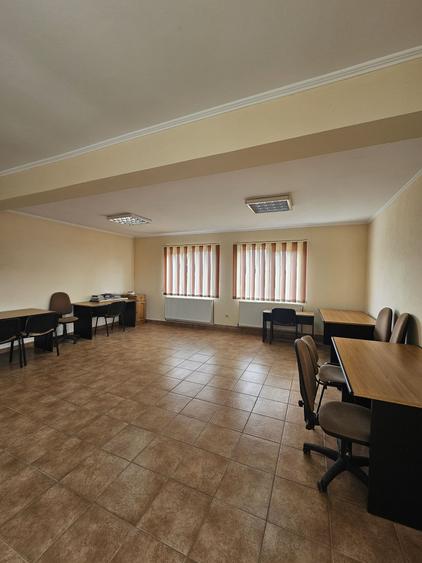 Casă cu 4 camere în Cerbu