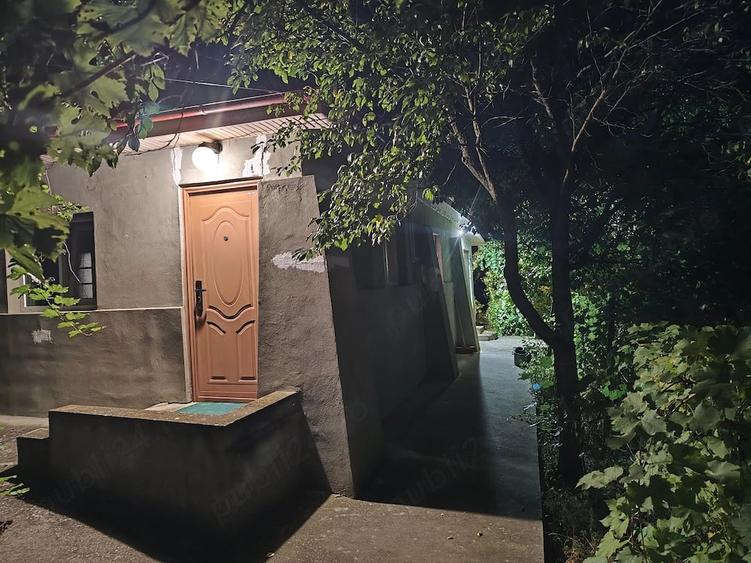 Casă cu 4 camere cu Teren 817 Mp în Perșunari (Gura Vadului)