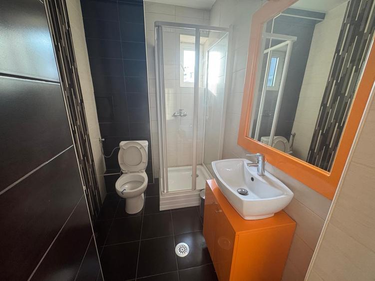 Duplex cu 3 camere cu Canalizare în Cotroceni