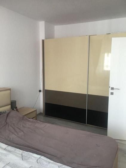 Apartament cu 2 camere semidecomandat în Florești