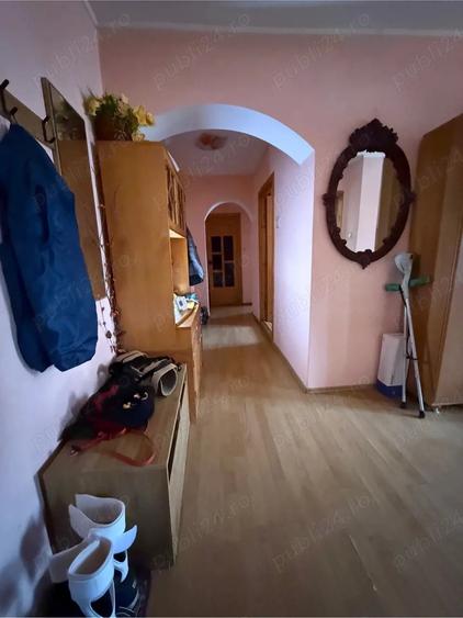 Apartament cu 3 camere decomandat în Central