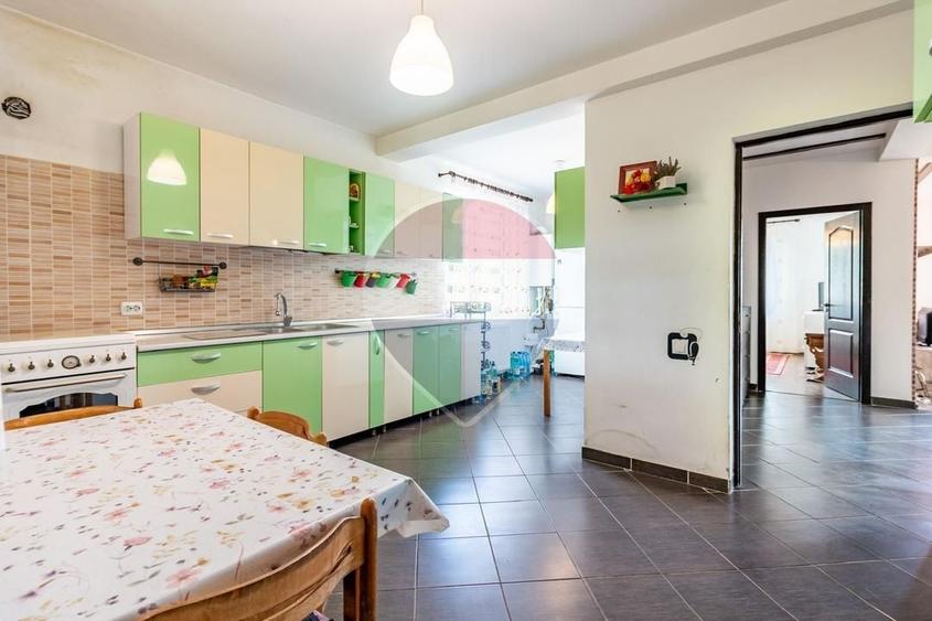 Casă individuală cu 6 camere cu Teren 1600 Mp în Ciorogârla