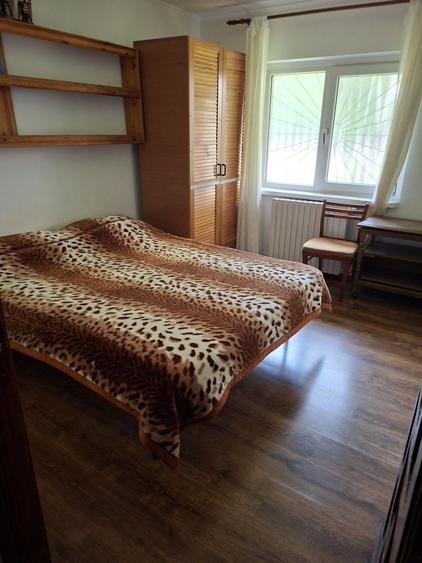 Apartament cu 4 camere decomandat în Mofleni