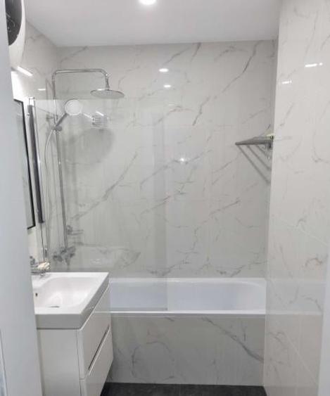 Apartament cu 3 camere semidecomandat, mobilat în Ștefan cel Mare