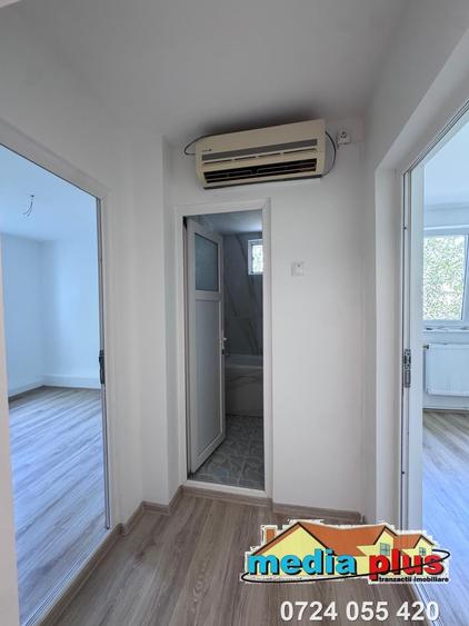 Apartament cu 3 camere semidecomandat în Micro 40