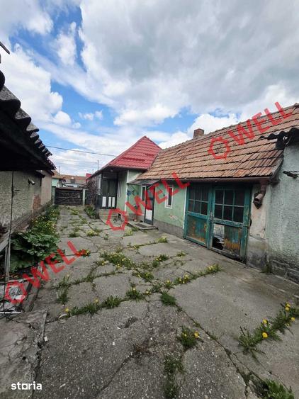 Casă cu 2 camere cu Teren 493 Mp în Central