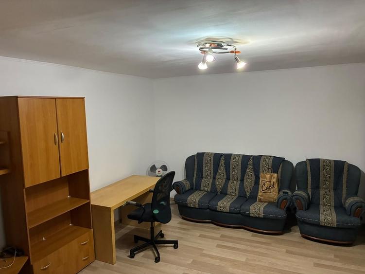 Garsonieră decomandată în Vitan