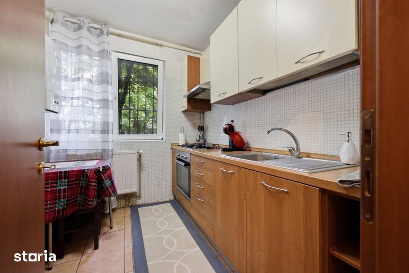 Apartament cu 3 camere, mobilat în Pajura