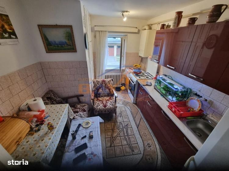 Apartament cu 3 camere decomandat în Republicii