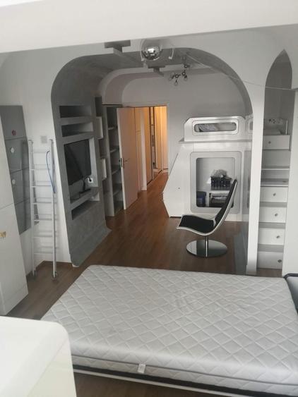 Apartament cu 4 camere semidecomandat, mobilat în Șoseaua Nordului