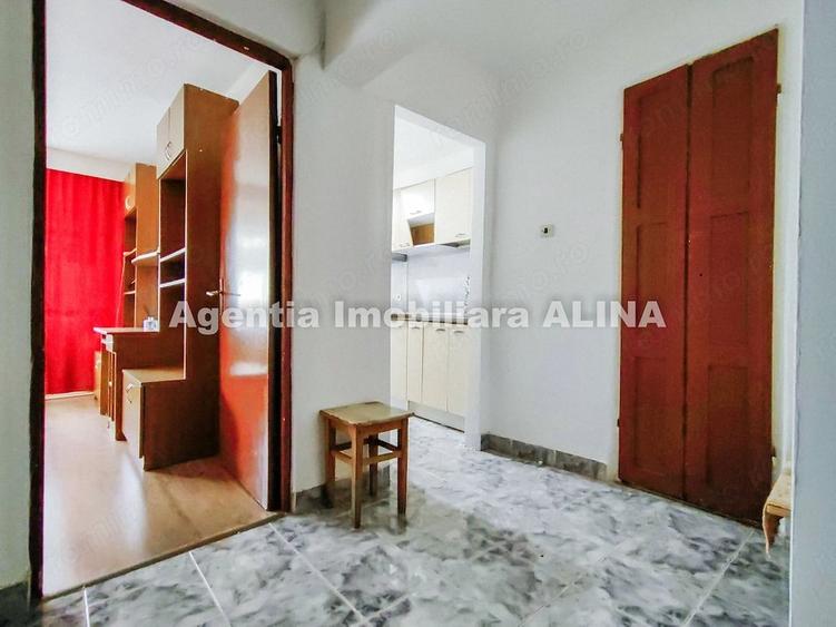 Garsonieră decomandată în Micro 15