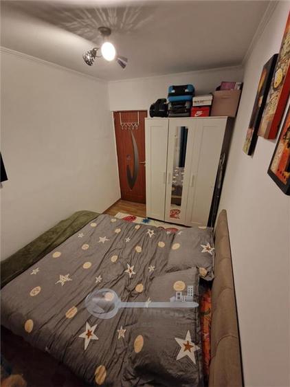 Apartament cu 3 camere semidecomandat, mobilat în Tătărași