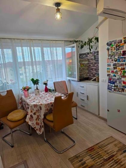 Apartament cu 3 camere semidecomandat, mobilat în Steaua