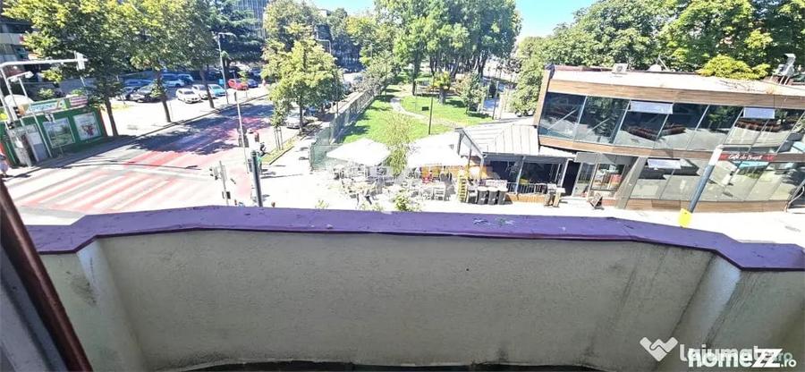 Apartament cu 6 camere decomandat în Central