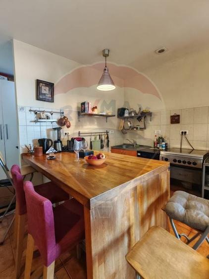 Apartament cu 3 camere decomandat, mobilat în Blumăna