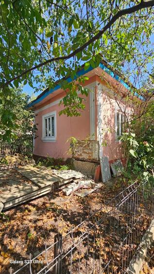 Casă cu 4 camere în Catanele