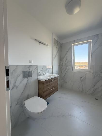 Apartament cu 5 camere semidecomandat în Central