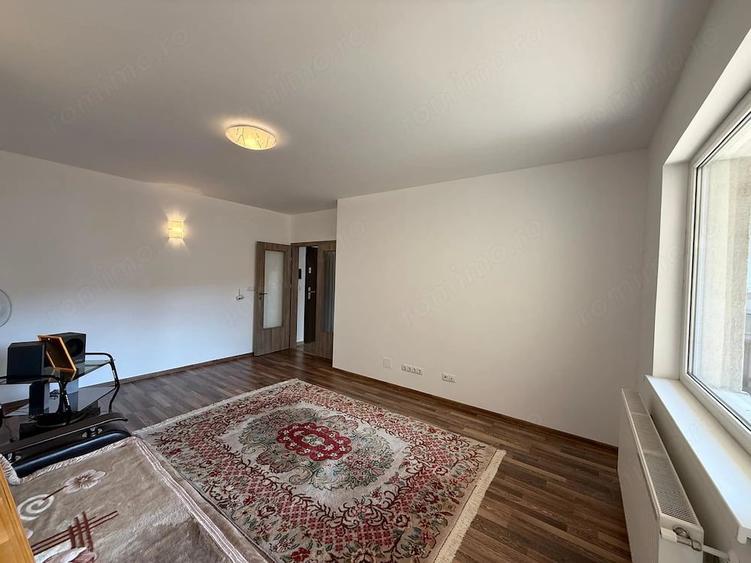 Apartament cu 2 camere decomandat în Pietroasa