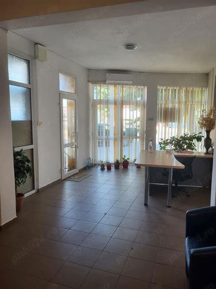Casă cu 5 camere cu Teren 100 Mp în Central