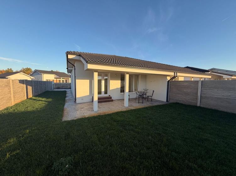 Duplex cu 3 camere cu Teren 321 Mp în Moșnița Nouă