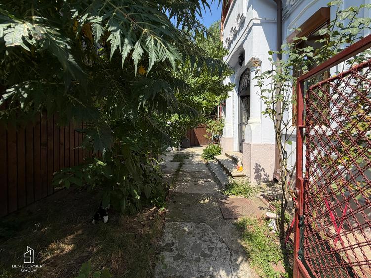 Casă individuală cu 5 camere cu Canalizare în Calea Călărașilor