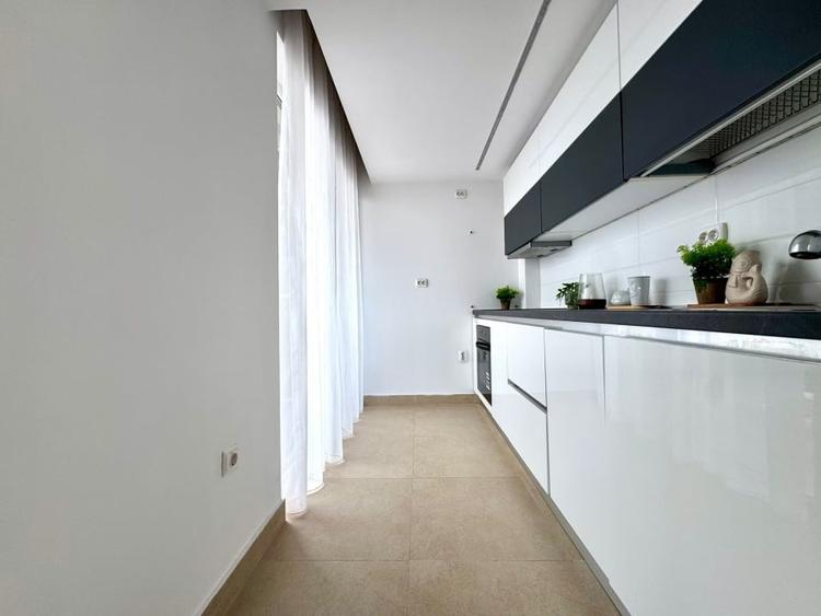 Apartament cu 5 camere decomandat, mobilat în Bună Ziua