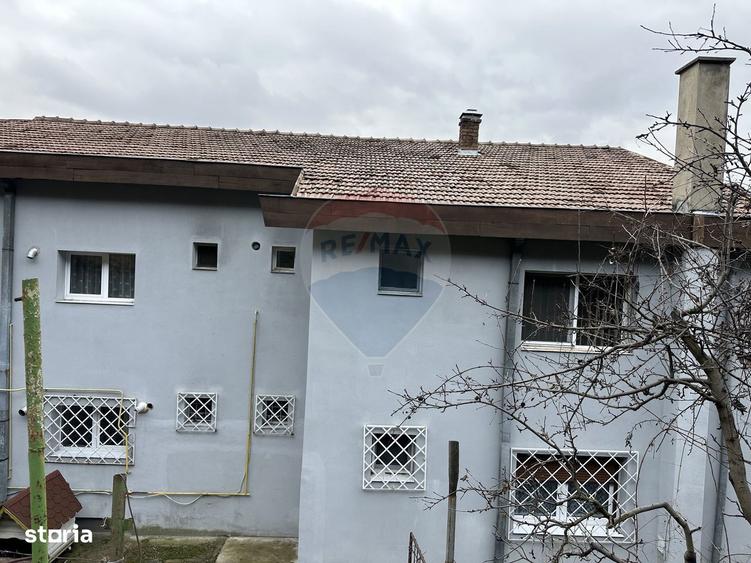 Apartament cu 4 camere, mobilat în Central