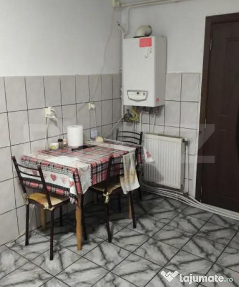 Apartament cu 4 camere decomandat în Burdujeni