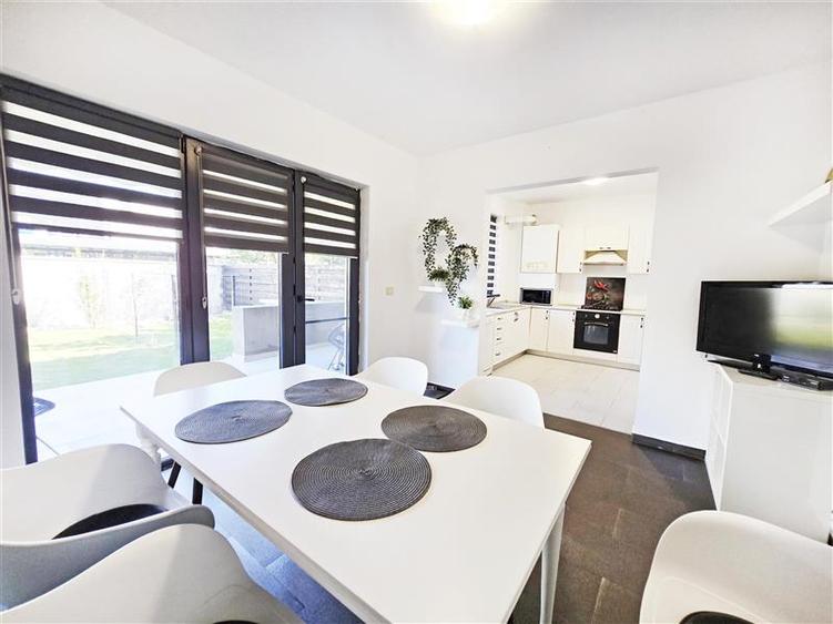 Duplex cu 4 camere cu Canalizare în Domnești
