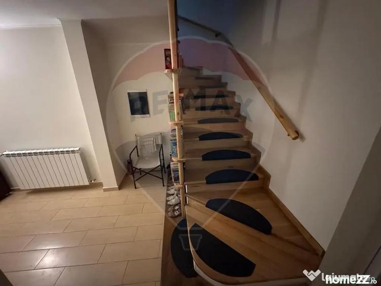 Casă cu 6 camere cu Teren 1263 Mp în Dărmănești