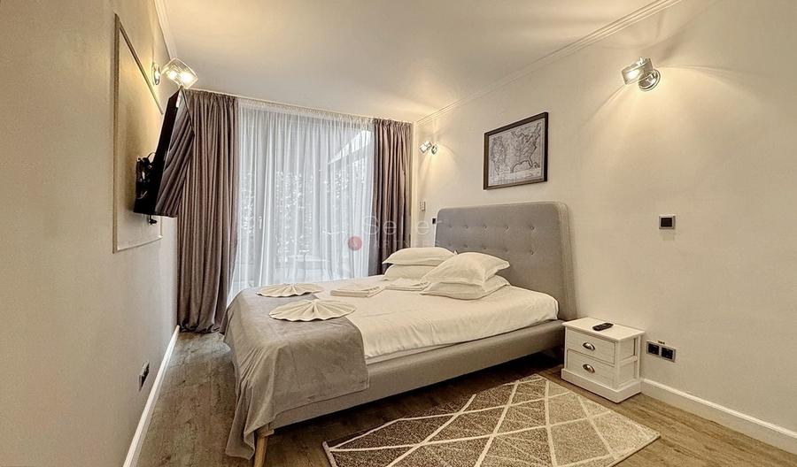 Apartament cu 4 camere decomandat, mobilat în Poiana Brașov