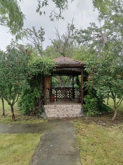 Casă cu 3 camere în Ghizdaru