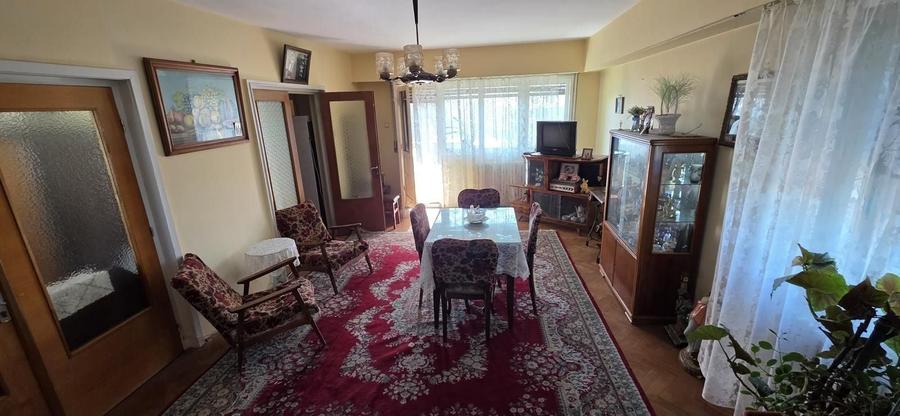 Apartament cu 3 camere decomandat în Cotroceni