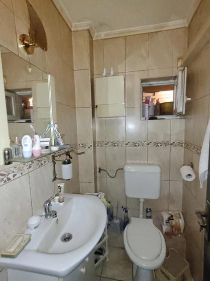 Apartament cu 3 camere semidecomandat în Micro 16