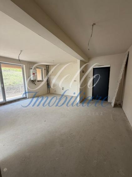 Apartament de vanzare semidecomandat ,2 camere 48 mp , zona Sesul de sus - 1
