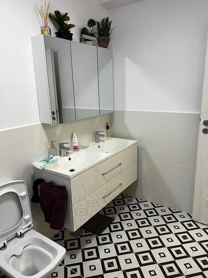 Casă cu 4 camere în Dragomirești-Deal