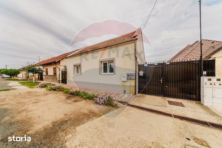 Casă cu 2 camere cu Teren 100 Mp în Pârneava