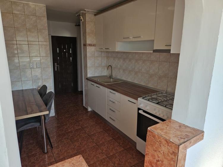 Apartament cu 2 camere decomandat în Crângași