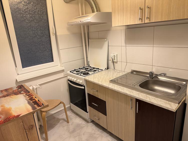Apartament cu 2 camere semidecomandat în Brâncoveanu