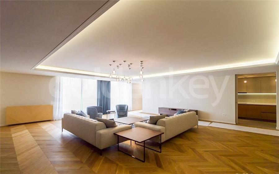 Apartament cu 4 camere decomandat, mobilat în Primăverii