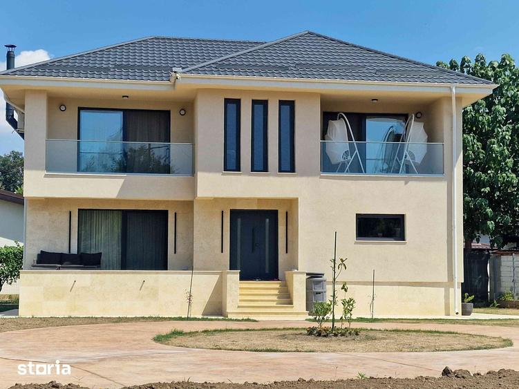 Casă cu 4 camere cu Teren 1508 Mp în Central
