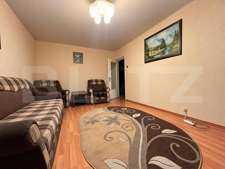 Apartament cu 3 camere decomandat, mobilat în Dragoș Vodă