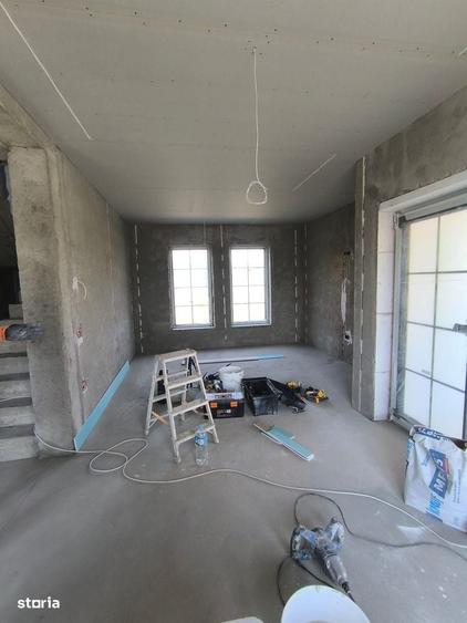 Casă cu 4 camere cu Teren 375 Mp în Valea Ursului