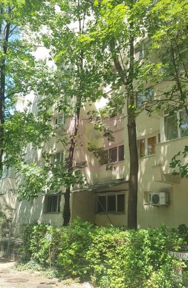 Apartament cu 3 camere decomandat în Morarilor