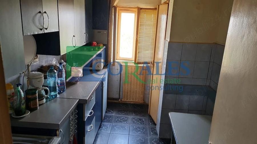 Apartament cu 3 camere decomandat în Lipovei