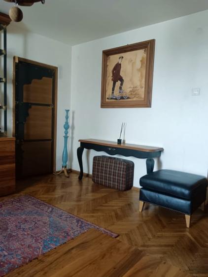 Apartament cu 4 camere decomandat în Titulescu